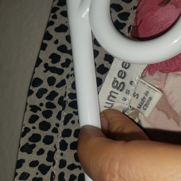 CRUSHING ON YOU BUTTON UP TOP - Picture 10 of 11